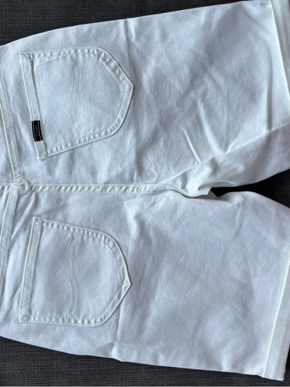 NWT Lee Women's Legendary Rolled Denim Bermuda Short, white, 4